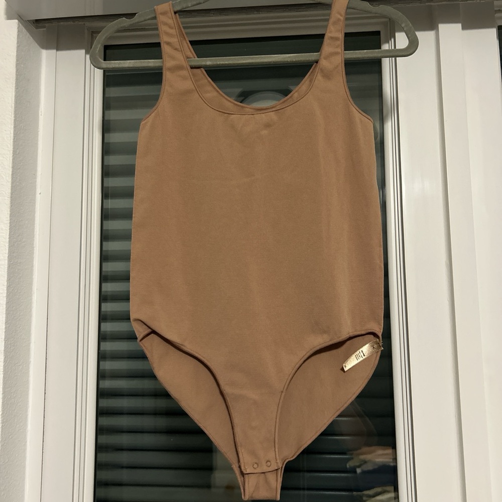 Skims tan Bodysuit small